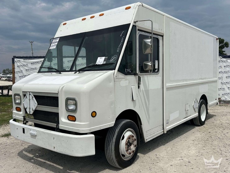 2000-freightliner-mt45-image-1