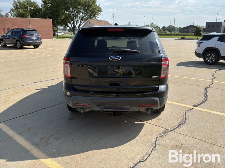 2015-ford-explorer-image-6
