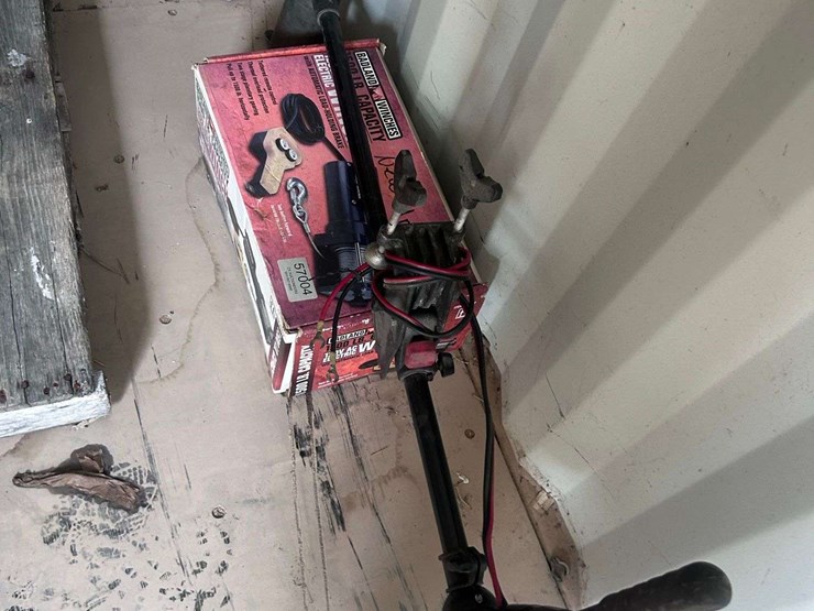 1500lb-electric-winch-with-trolley-motor-image-1