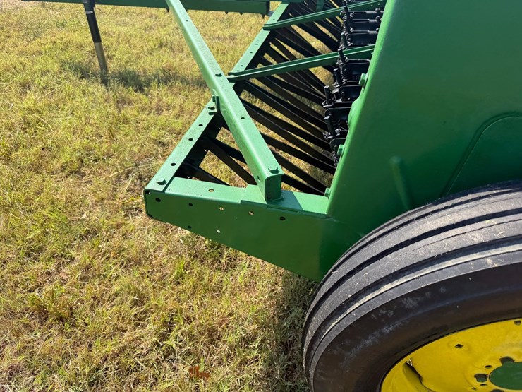 john-deere-8000-image-25