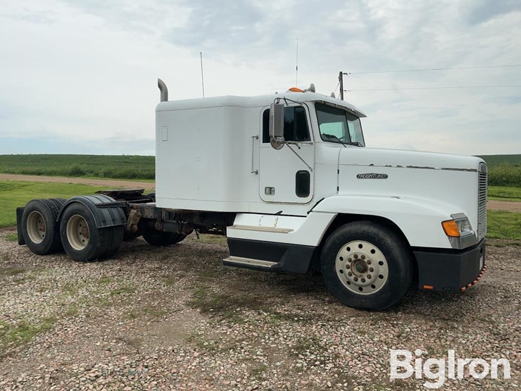 1992-freightliner-fld120-image-3