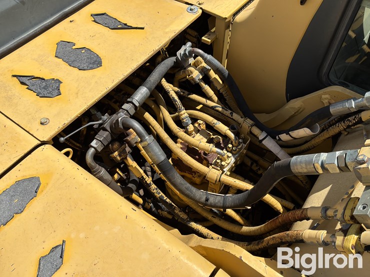 1998-komatsu-pc220-lc-6le-image-15