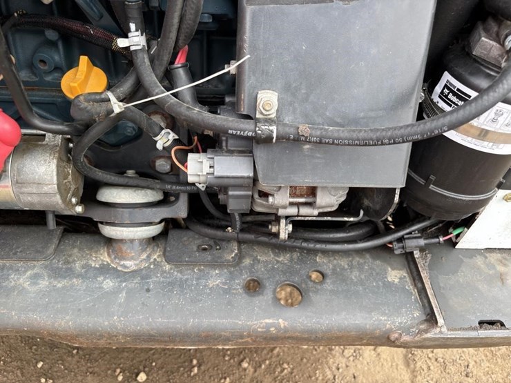 2015-bobcat-t770-image-33