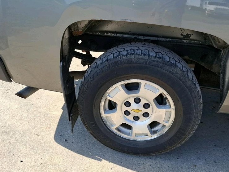 2013-chevrolet-1500-image-24