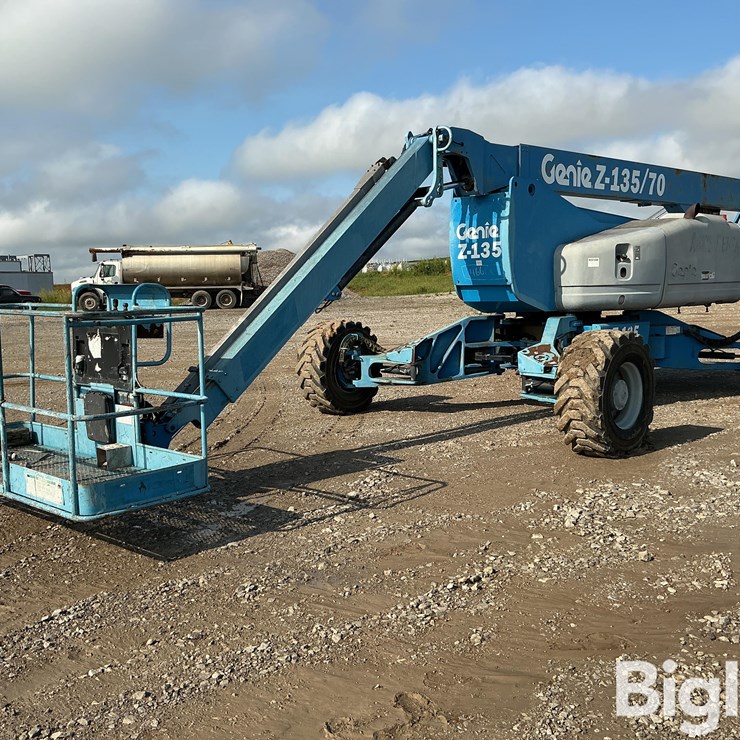 2007 Genie Z-135 Boom Lift