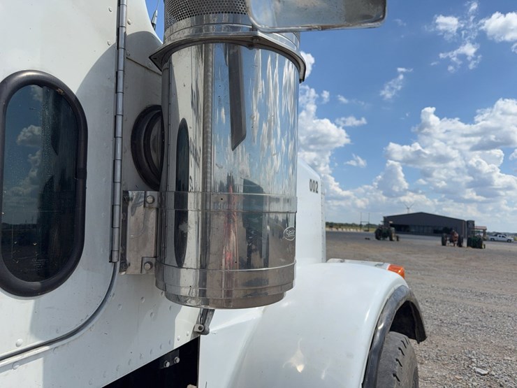 1996-peterbilt-357-image-49