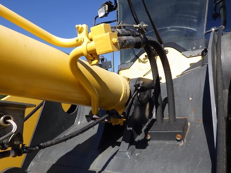2018-komatsu-wa320-8-image-41