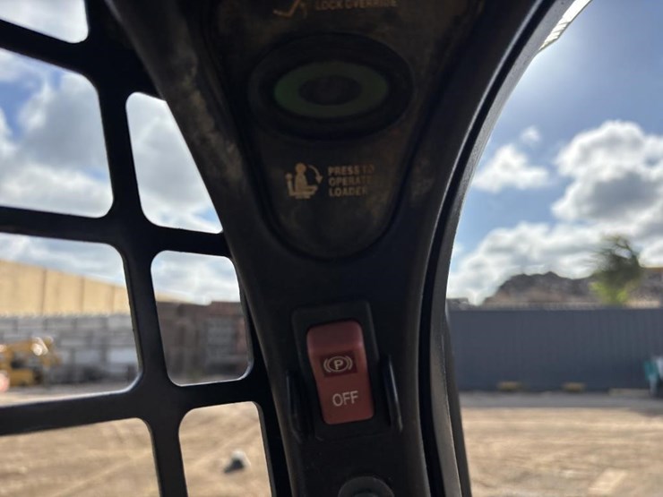2020-bobcat-t450-image-29