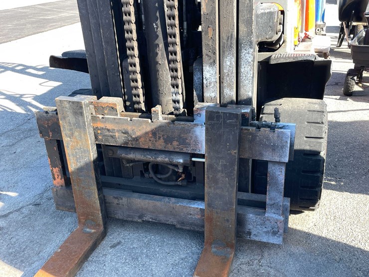 #1626-•-toyota-10,000lb-lift-capacity-forklift-(o3)-image-10