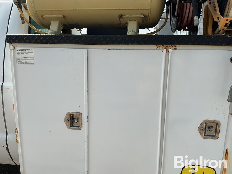 2006-ford-f550-xl-image-15