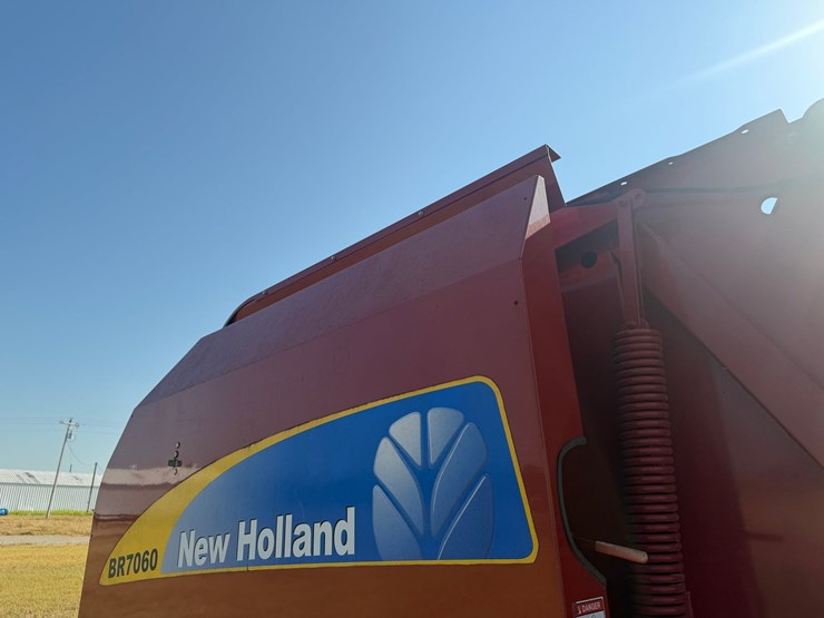 2014-new-holland-br7060-image-22