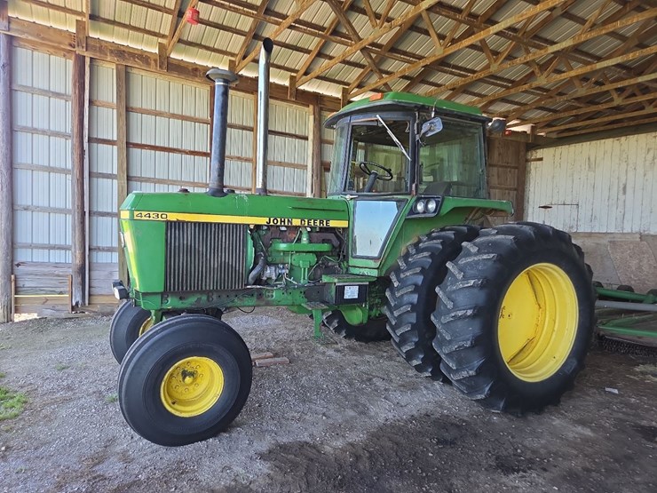 john-deere-4430-image-2