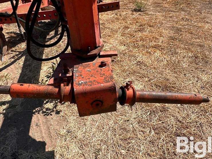 massey-ferguson-880-image-17