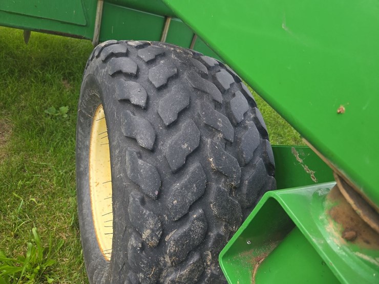 john-deere-1690-image-39