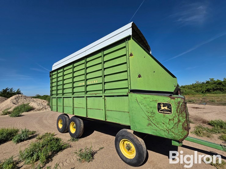 john-deere-716a-image-3