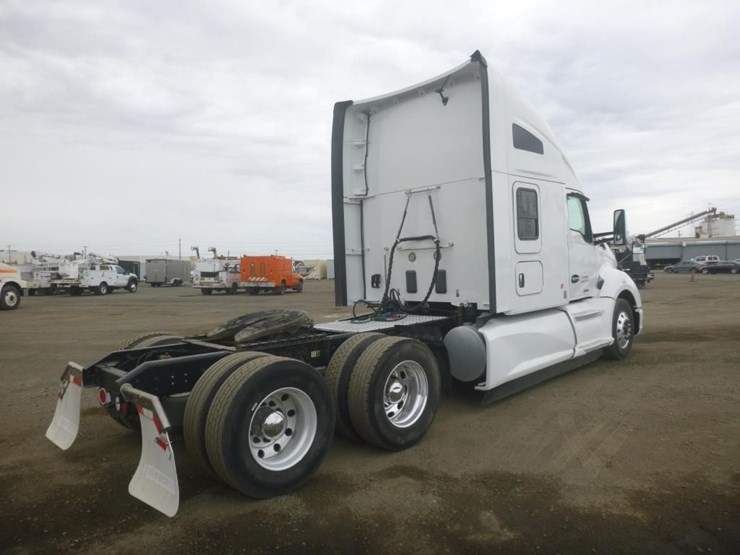 2020-kenworth-t680-image-3