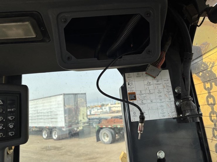 2009-deere-772g-image-58