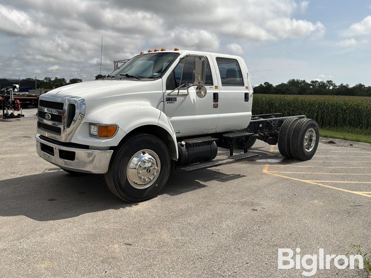 2012-ford-f750-image-1