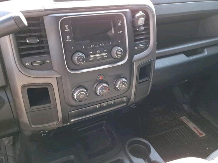2013-dodge-2500-image-13