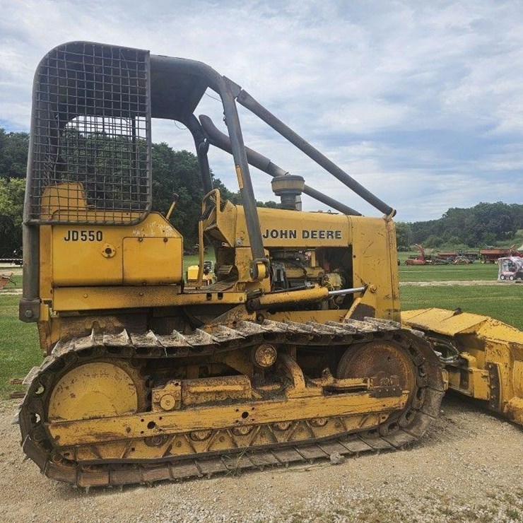 JOHN DEERE 550