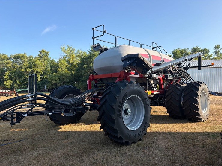case-ih-550-image-25