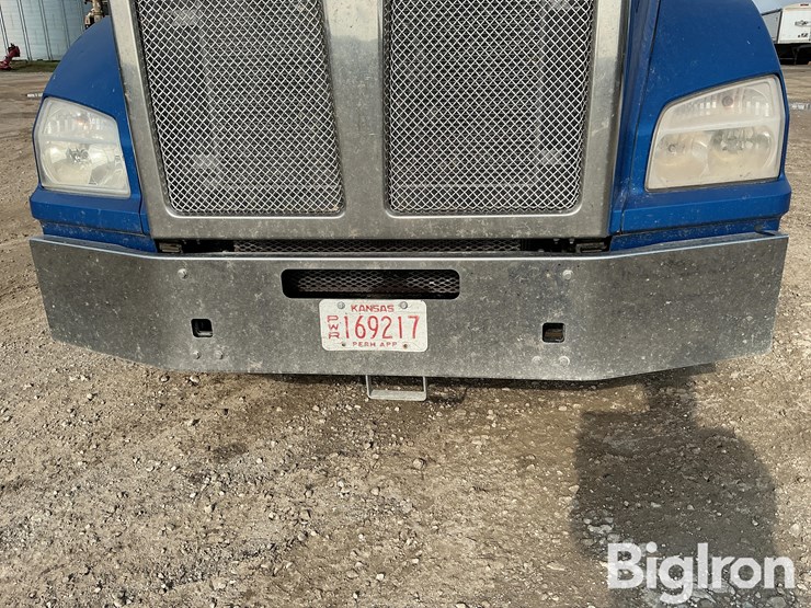 2019-kenworth-t880-image-17