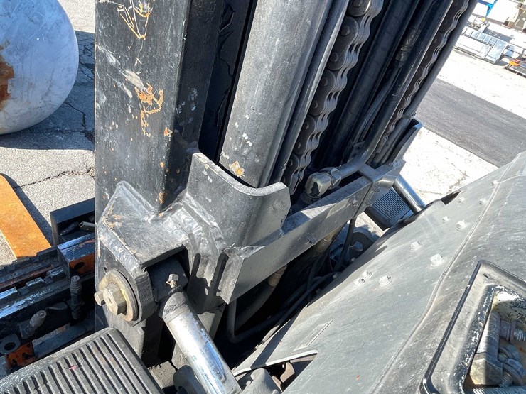 #1626-•-toyota-10,000lb-lift-capacity-forklift-(o3)-image-17
