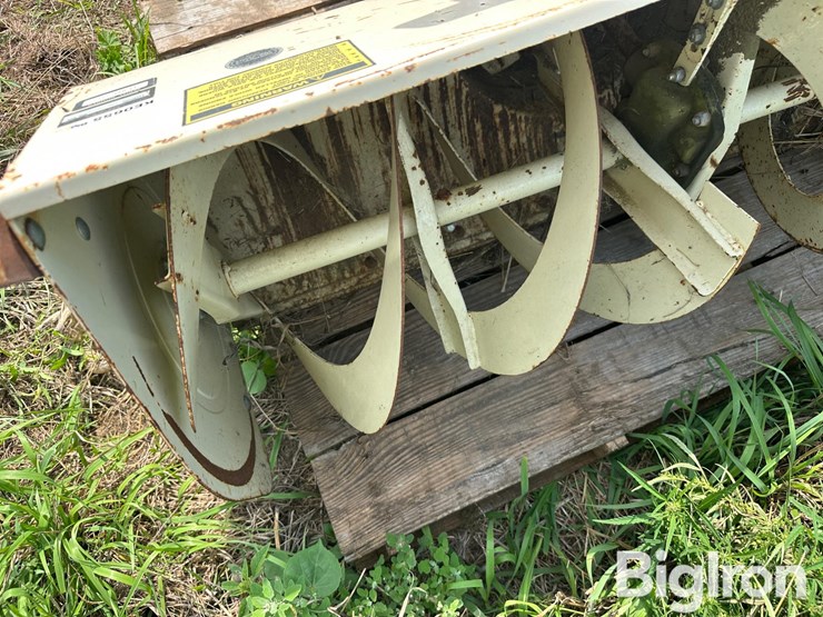 cub-cadet-190-450-snow-blower-attachment-image-10