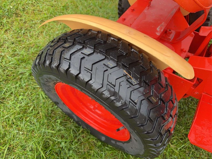 case-130-garden-tractor-image-16