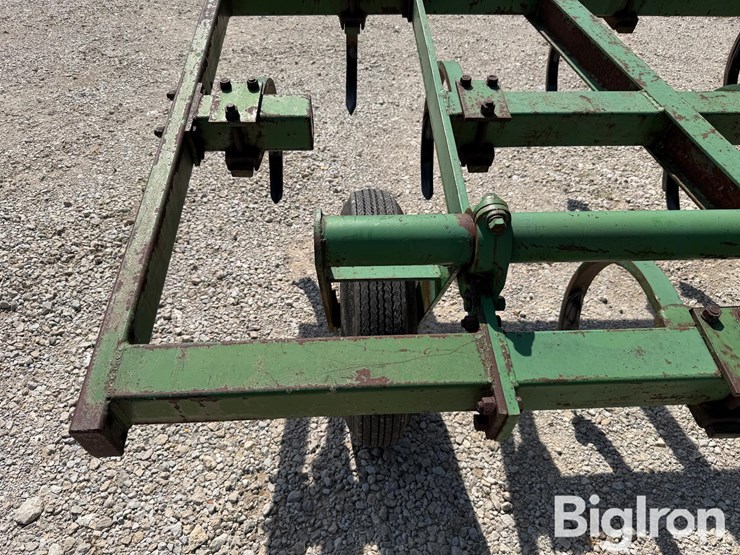 john-deere-100-image-19
