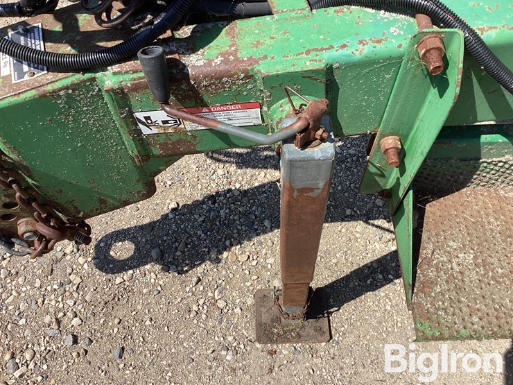 2002-summers-80'-pull-type-sprayer-image-9