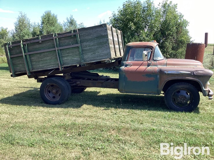 1957-chevrolet-4400-image-4