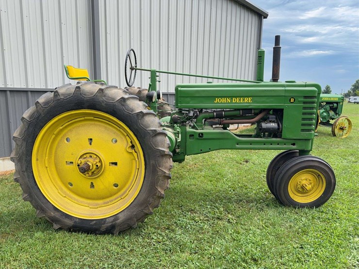 john-deere-b-image-5