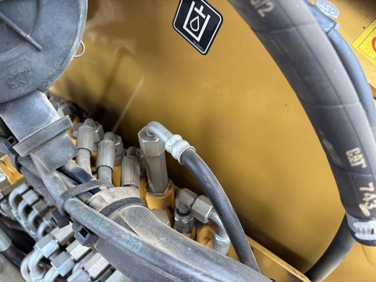 2015-caterpillar-303e-hydraulic-excavator-image-40