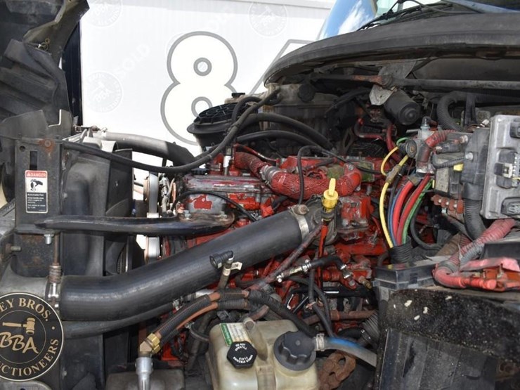 2015-freightliner-business-class-m2-106-image-25