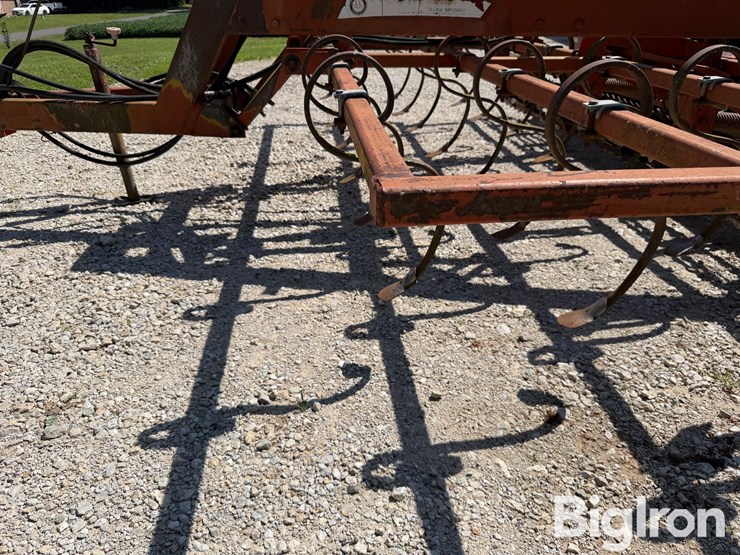 case-ih-5100-image-19