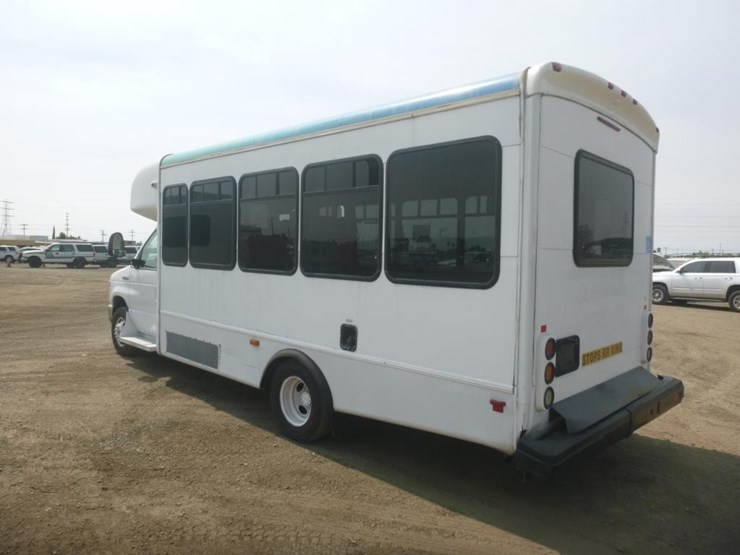 2009-ford-e450-image-4