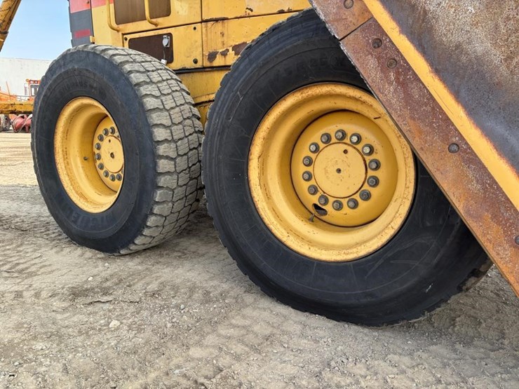 2009-deere-772g-image-37