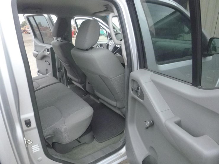2016-nissan-frontier-image-8