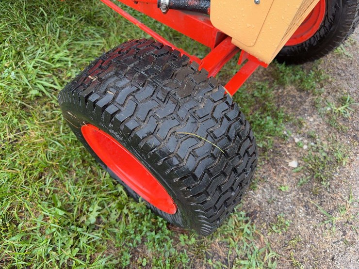 case-130-garden-tractor-image-8