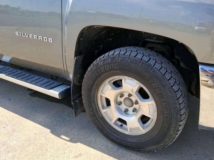 2013-chevrolet-1500-image-23