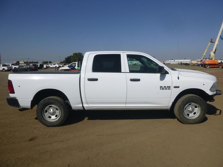 2016-dodge-1500-image-15