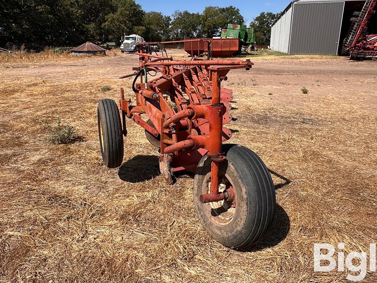 massey-ferguson-880-image-6