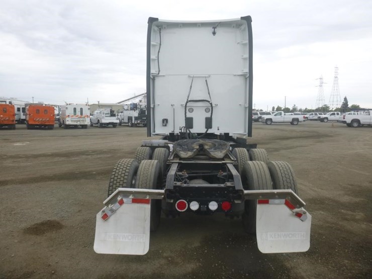2020-kenworth-t680-image-6
