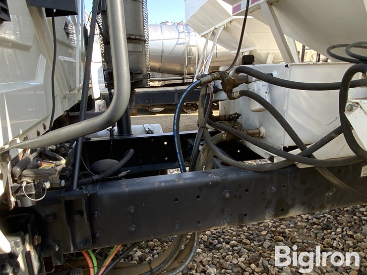 2012-international-prostar-image-10
