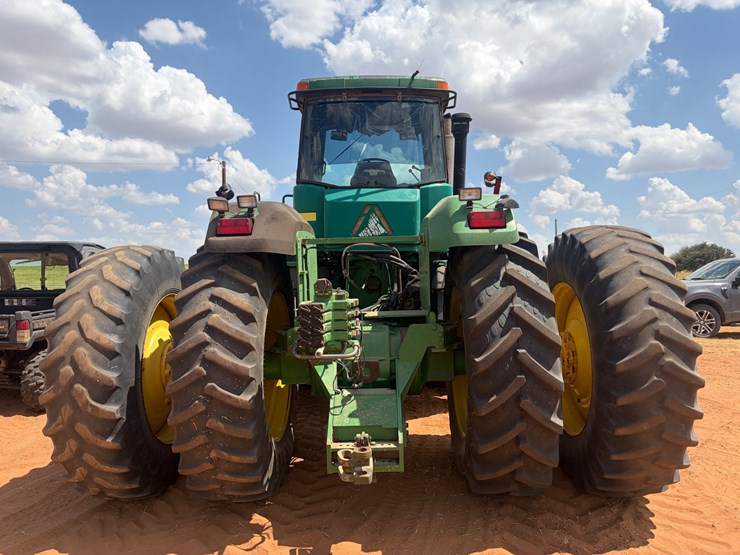 2000-john-deere-9300-image-14