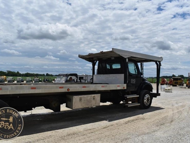 2015-freightliner-business-class-m2-106-image-8