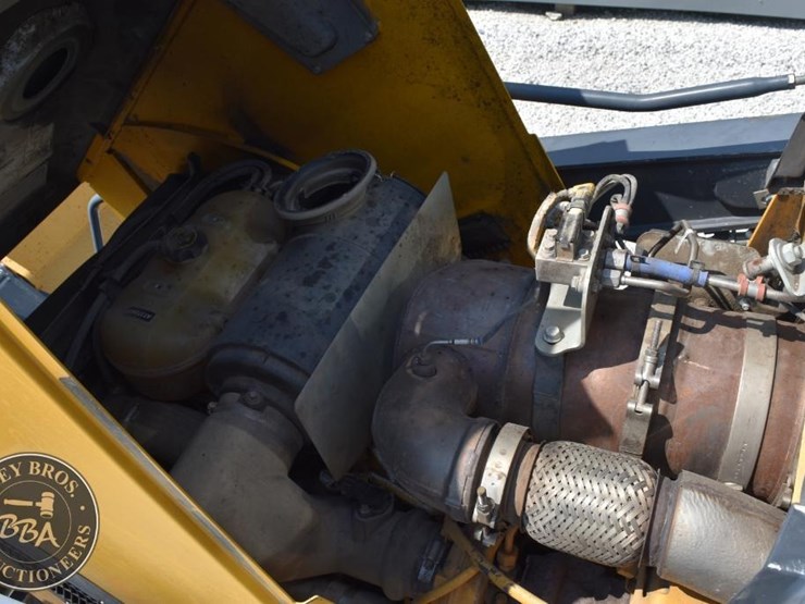 2015-deere-410k-image-53
