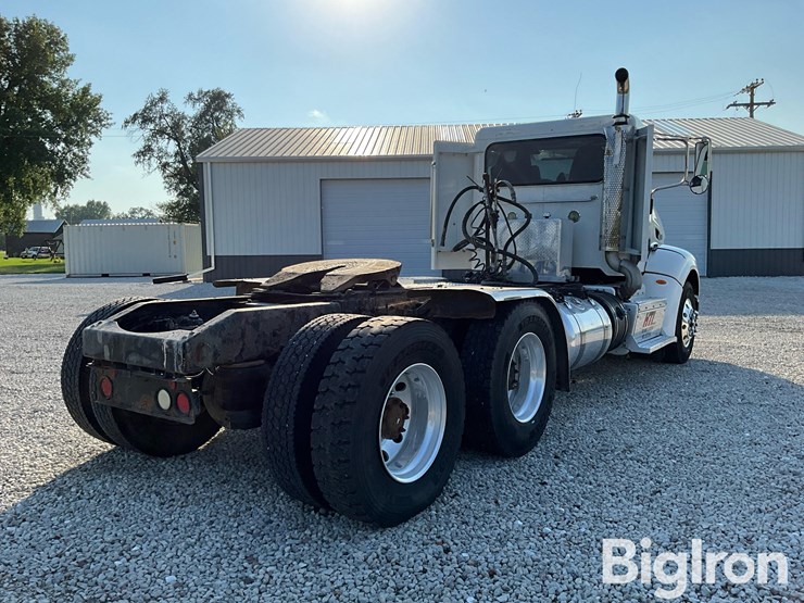 2014-peterbilt-384-image-5
