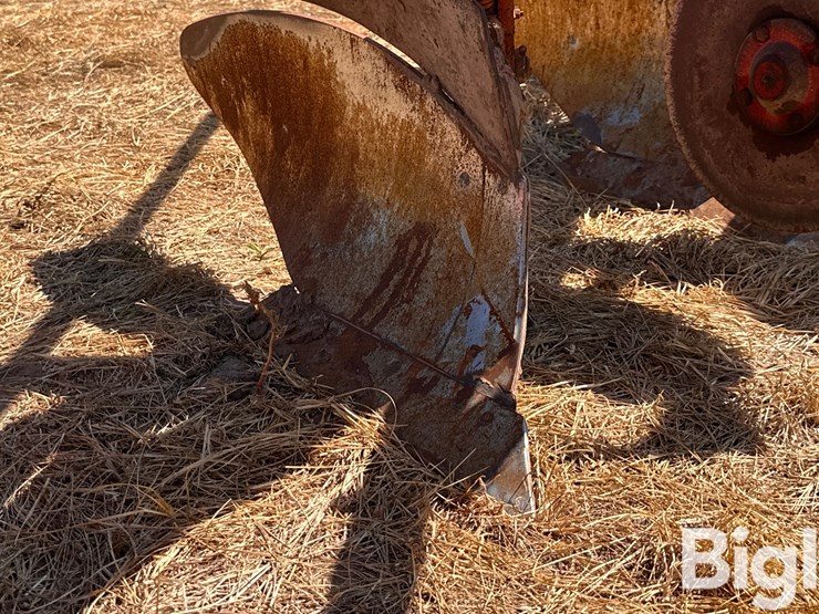 massey-ferguson-880-image-14